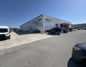3531 Old Metro Pky, Fort Myers, FL for lease Building Photo- Image 2 of 14