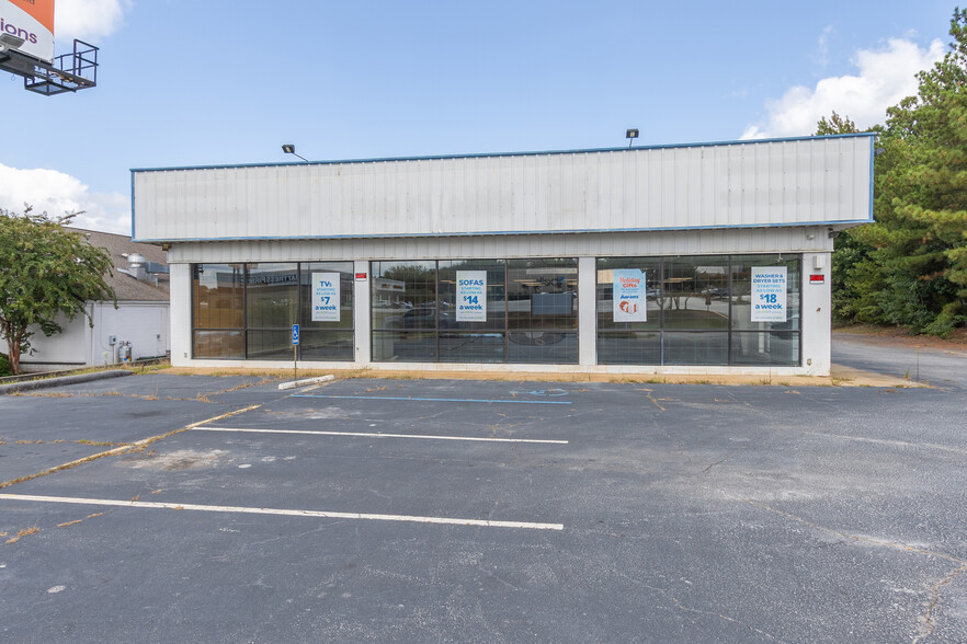 1592 Sandifer Blvd, Seneca, SC for lease - Building Photo - Image 1 of 40