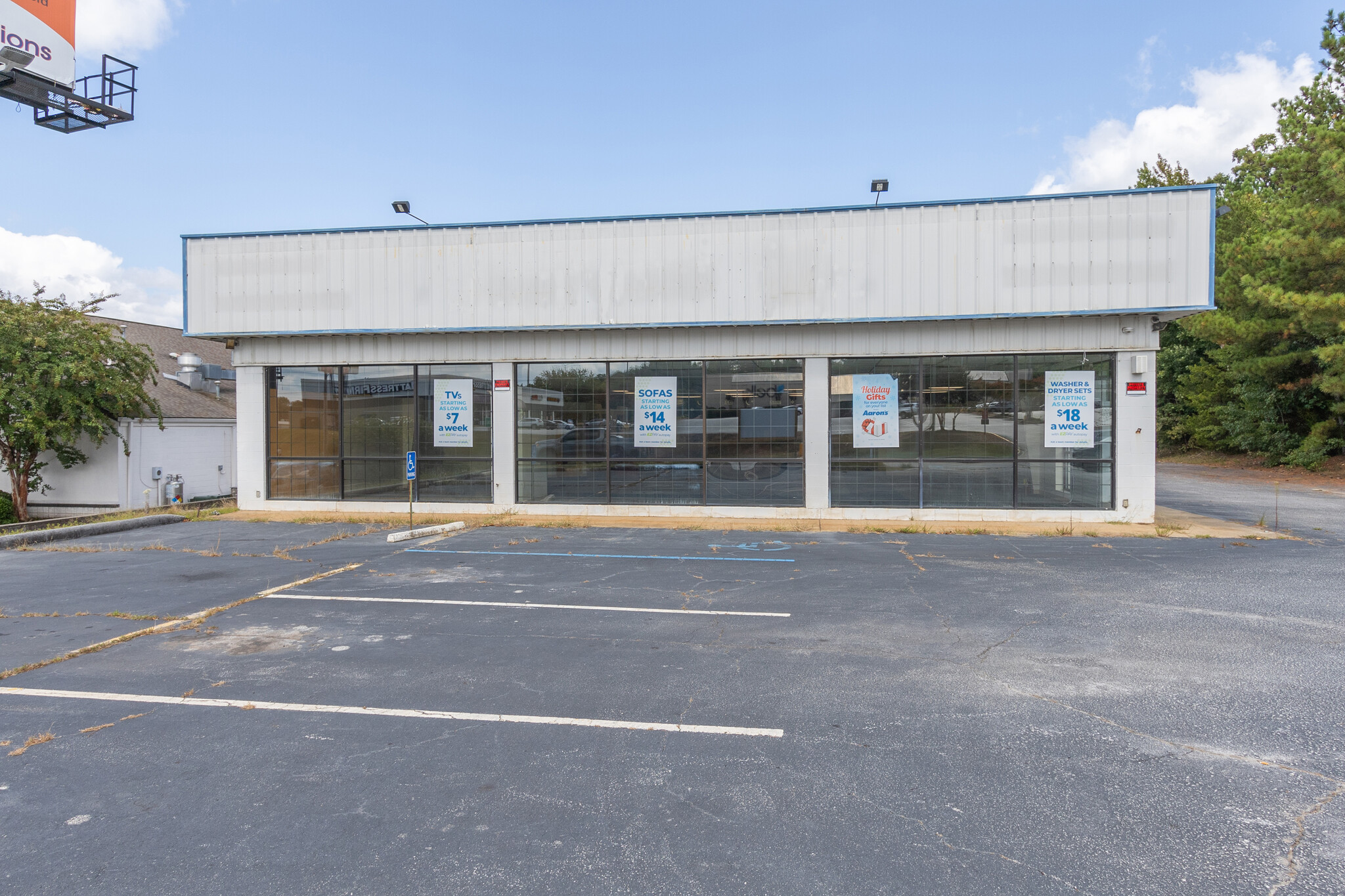 1592 Sandifer Blvd, Seneca, SC for lease Building Photo- Image 1 of 41