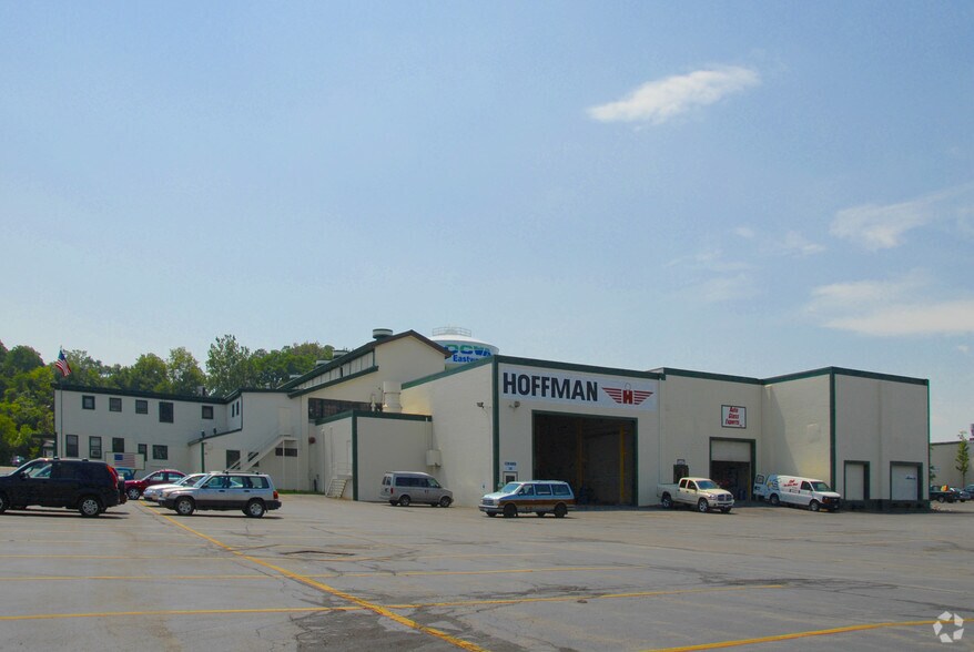 6181 Thompson Rd, Syracuse, NY à louer - Photo du bâtiment - Image 3 de 14