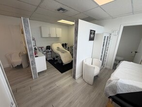 601 SW 57th Ave, Miami, FL à vendre Photo intérieure- Image 2 de 10