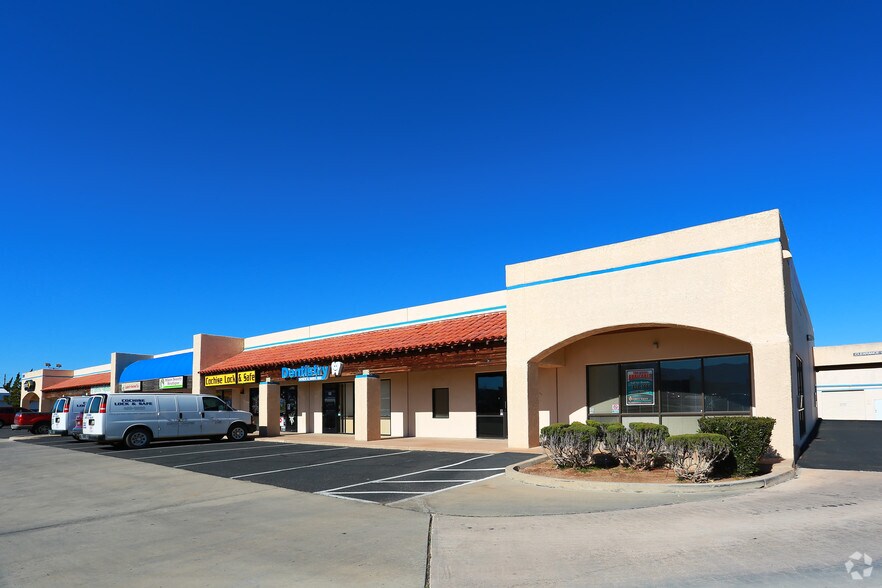 999 E Fry Blvd, Sierra Vista, AZ à louer - Photo du bâtiment - Image 2 de 4