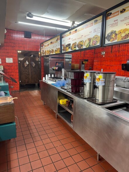 1201 S Meridian Ave, Oklahoma City, OK for sale - Interior Photo - Image 2 of 5