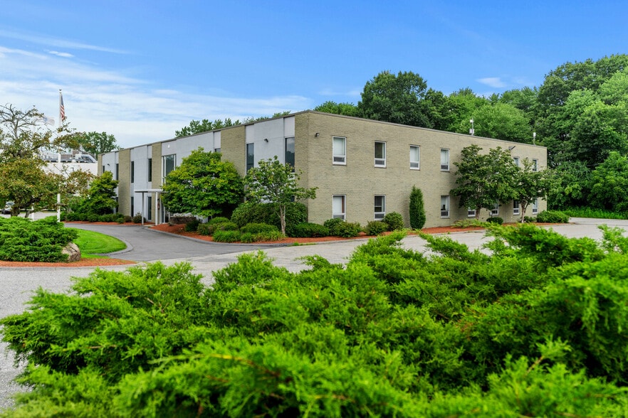 4 Preston Ct, Bedford, MA for sale - Building Photo - Image 2 of 36