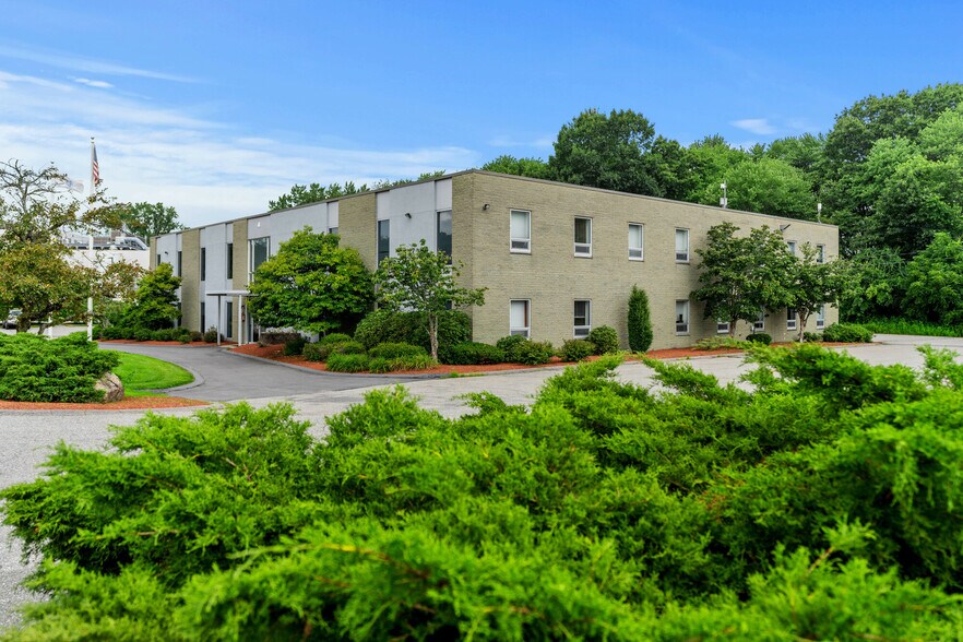 4 Preston Ct, Bedford, MA à vendre - Photo du bâtiment - Image 2 de 36