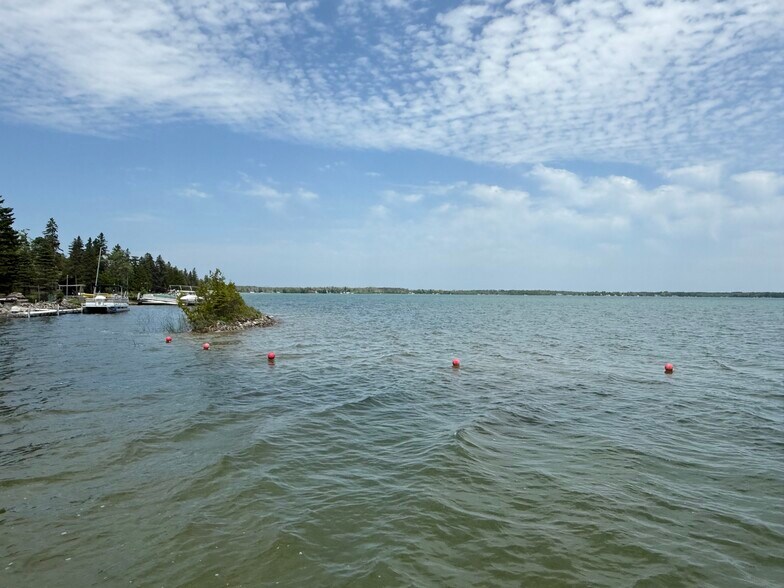 15279 US 23 S, Presque Isle, MI à vendre - Photo du bâtiment - Image 3 de 39