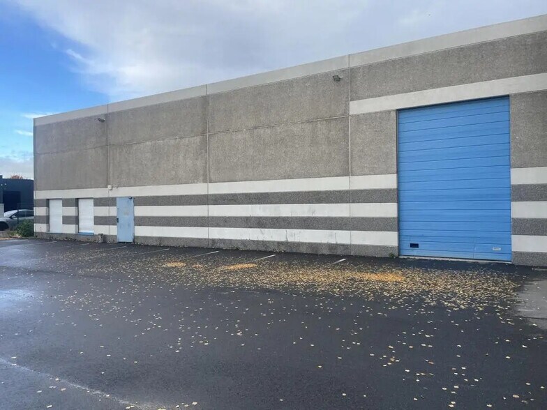 Bureau dans Carvin à louer - Photo du bâtiment - Image 1 de 7