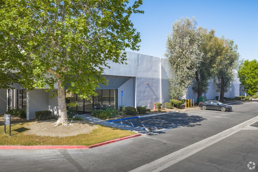 1811 Riverview Dr, San Bernardino, CA for lease - Building Photo - Image 1 of 10