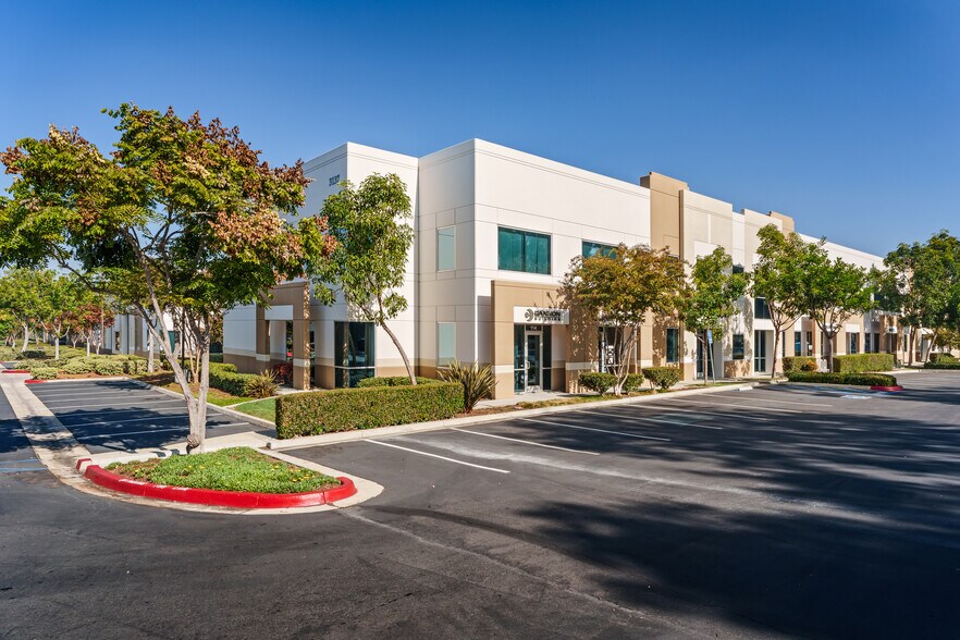 3137 Tiger Run Ct, Carlsbad, CA à louer - Photo du bâtiment - Image 2 de 2