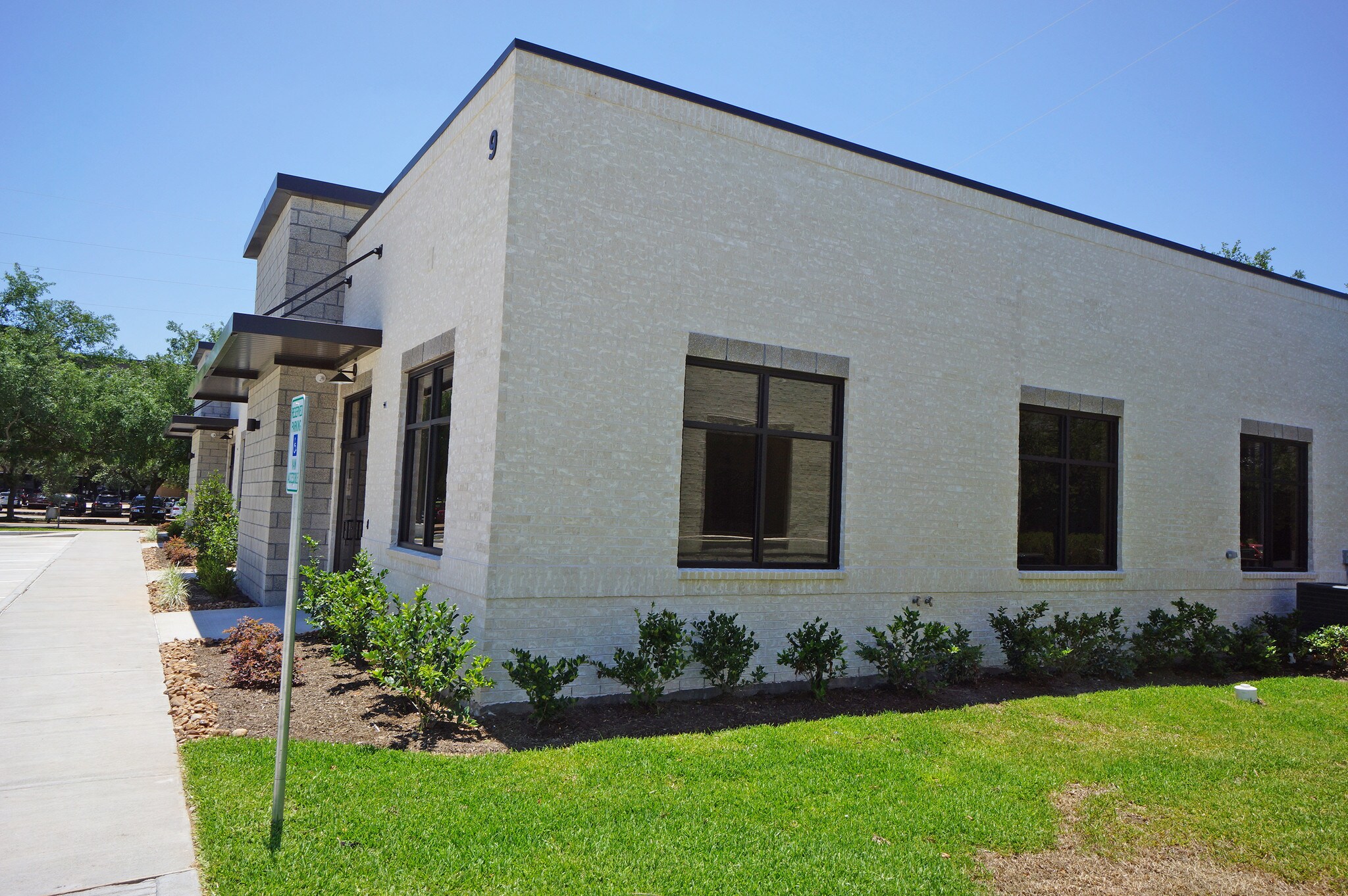 12930 Dairy Ashford Rd, Sugar Land, TX à louer Photo du bâtiment- Image 1 de 15