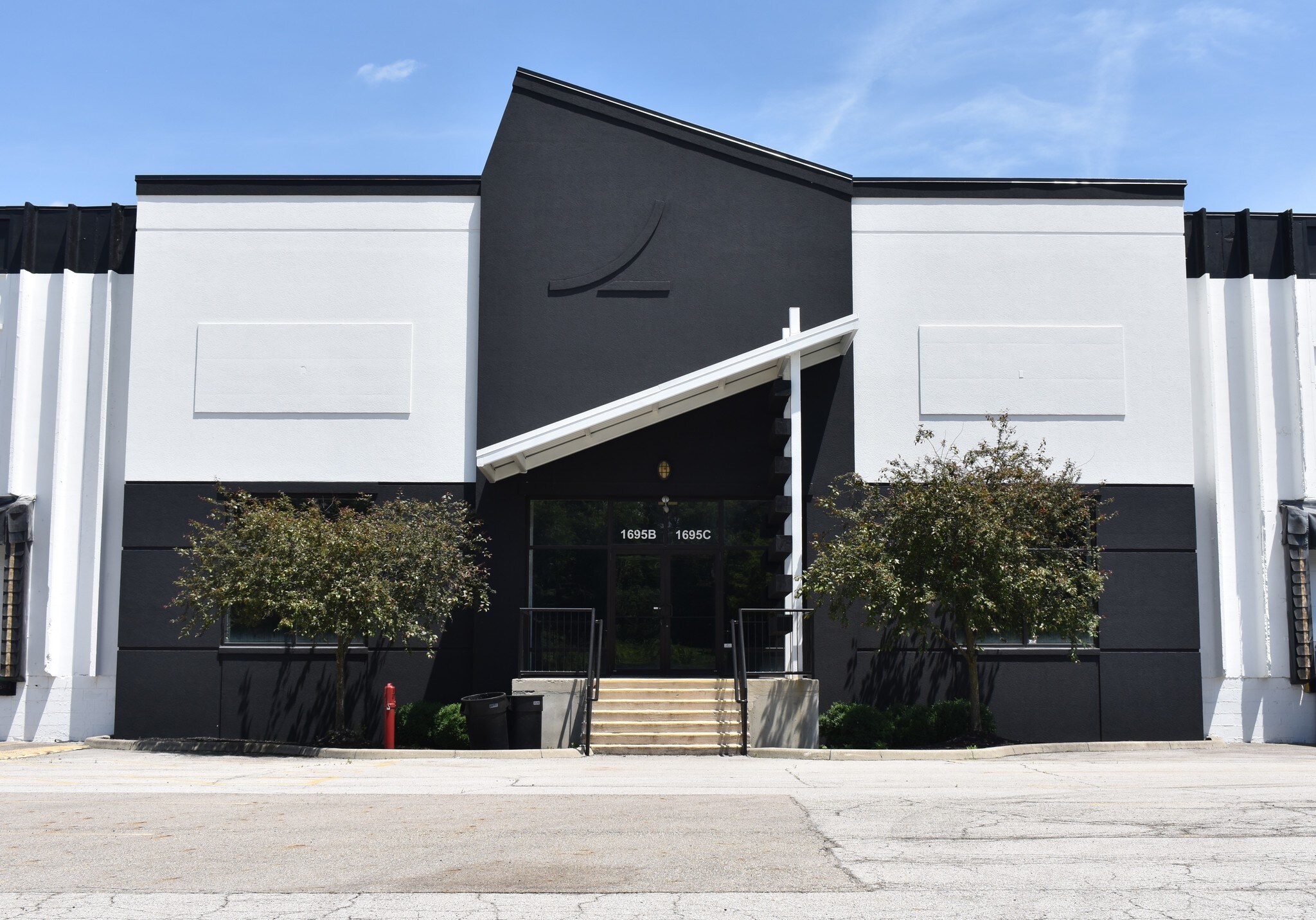 1695 Watkins Rd, Columbus, OH à louer Photo principale- Image 1 de 9