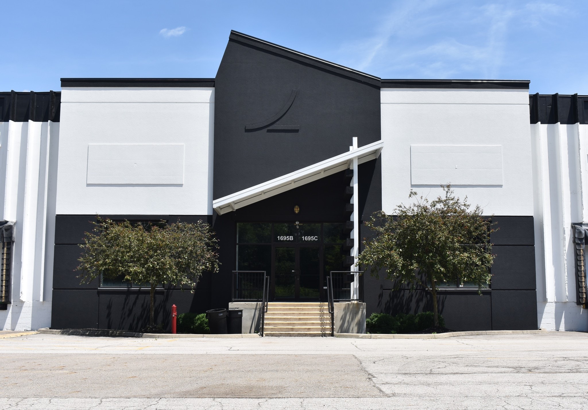 1695 Watkins Rd, Columbus, OH for lease Primary Photo- Image 1 of 9