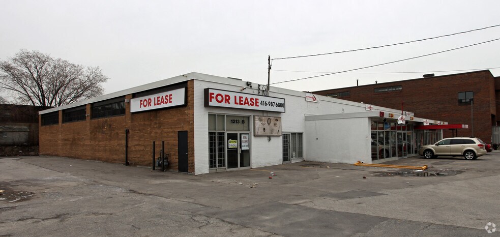 1211-1213 Caledonia Rd, Toronto, ON for lease - Building Photo - Image 2 of 9