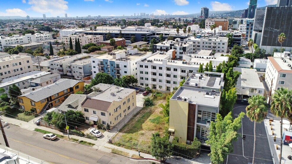 1449 N Bronson Ave, Los Angeles, CA à vendre - Photo du bâtiment - Image 3 de 9