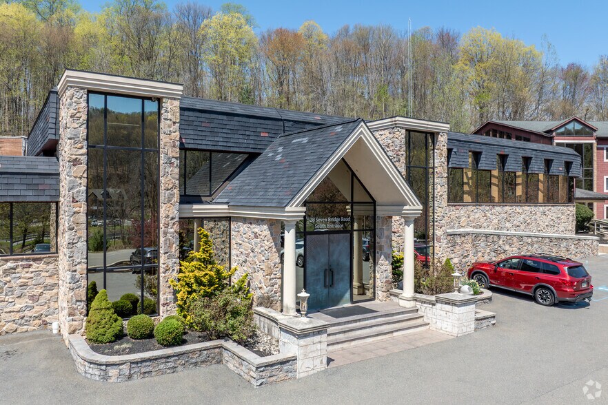 528 Seven Bridge Rd, East Stroudsburg, PA à louer - Photo principale - Image 1 de 6