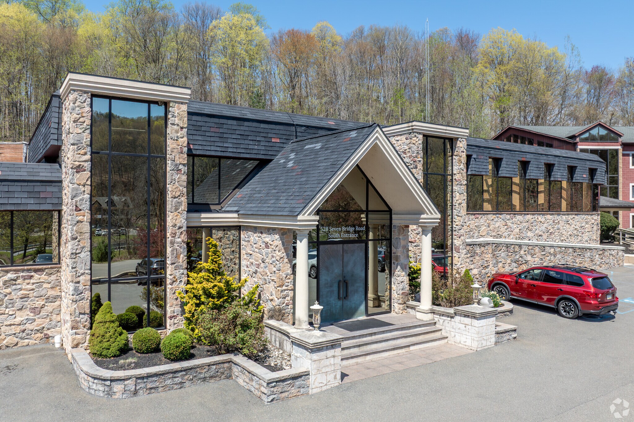 528 Seven Bridge Rd, East Stroudsburg, PA for lease Primary Photo- Image 1 of 7