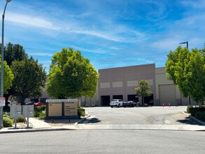 4300-4308 Resnik Ct, Bakersfield, CA for lease Building Photo- Image 2 of 9