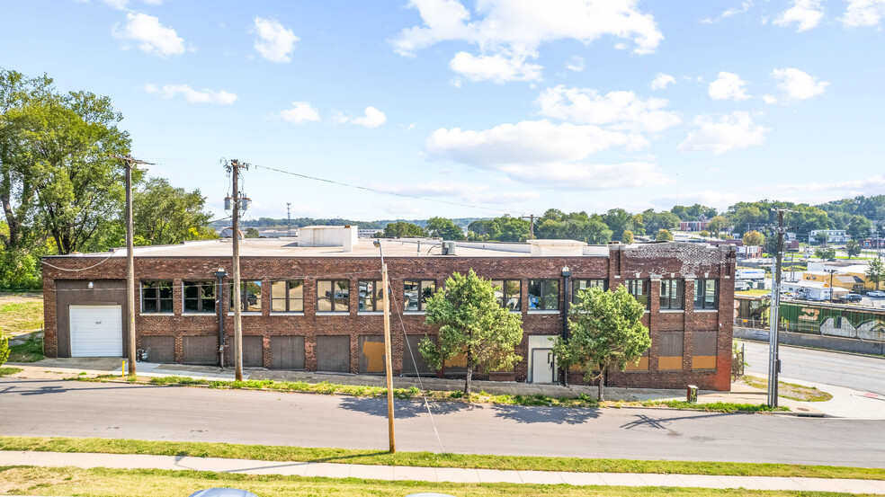 6100 Wilson Ave, Kansas City, MO for sale - Building Photo - Image 2 of 24