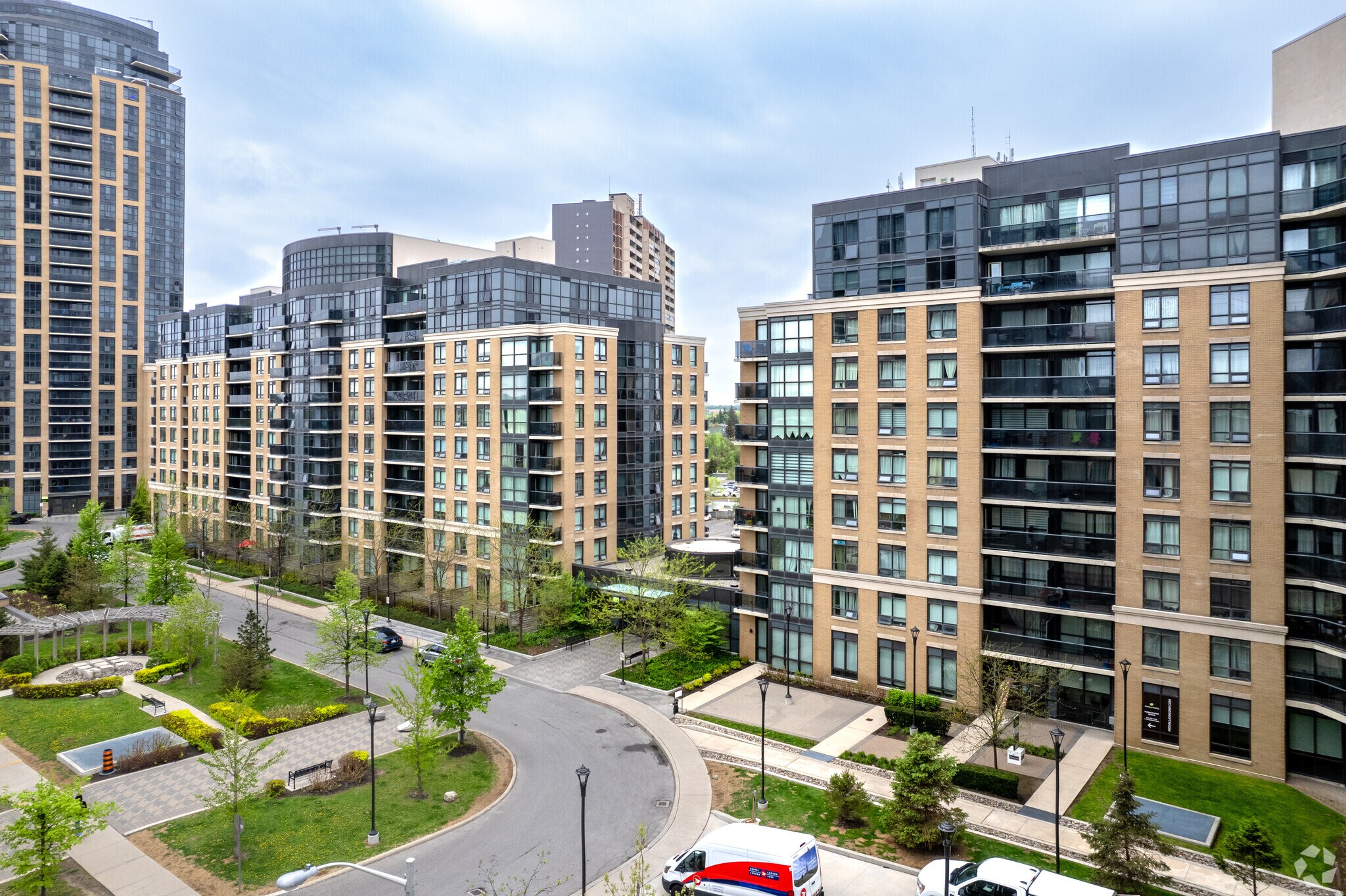 5 Zappacosta Dr, Toronto, ON for lease Primary Photo- Image 1 of 31