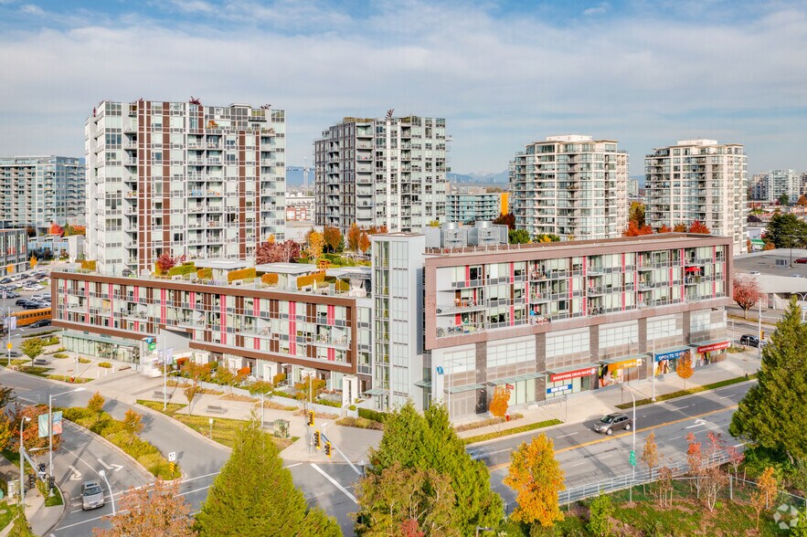 7468 Lansdowne Rd, Richmond, BC à louer - Photo du bâtiment - Image 3 de 9