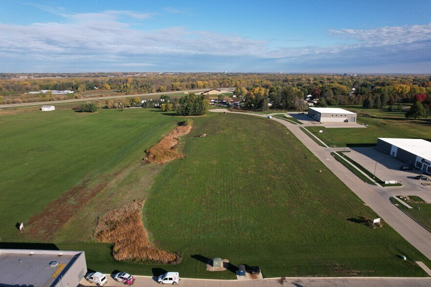 Village West Lot 4, Waterloo, IA à vendre - Photo principale - Image 2 de 19