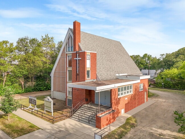 Plus de détails pour 9630 74 Av NW, Edmonton, AB - Flex à vendre