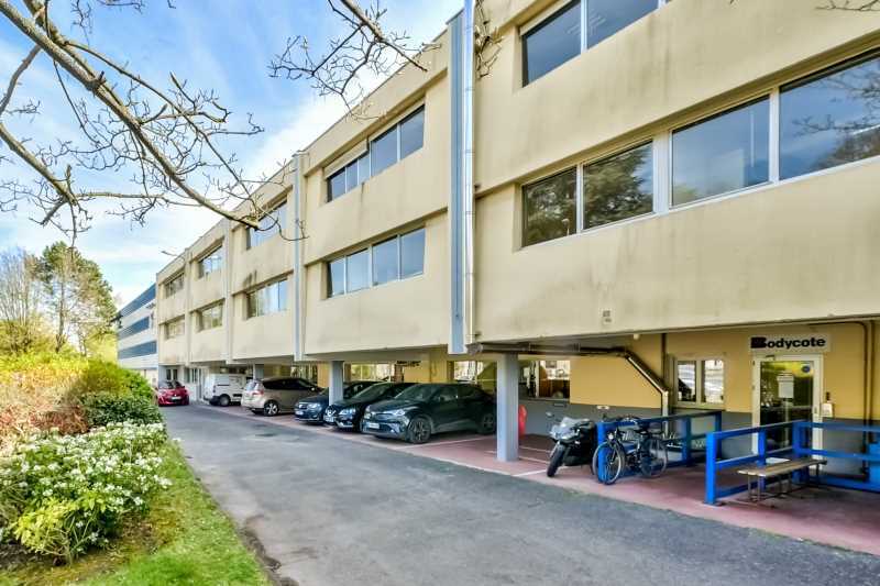 Office in Neuilly-sur-Marne for lease - Building Photo - Image 2 of 6