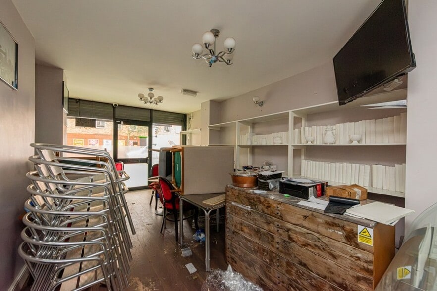 87 Parkhurst Rd, London for lease - Interior Photo - Image 2 of 4