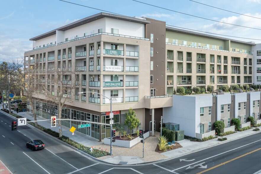 1660 E 1st St, Santa Ana, CA à louer - Vidéo aérienne - Image 2 de 7