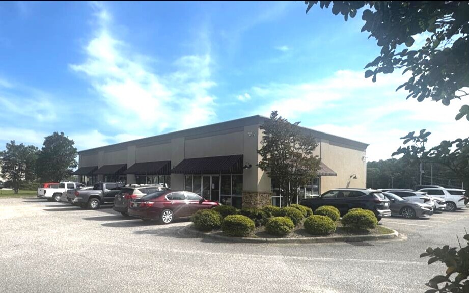 402 Airport Commons Dr, Calera, AL à louer - Photo du bâtiment - Image 1 de 1