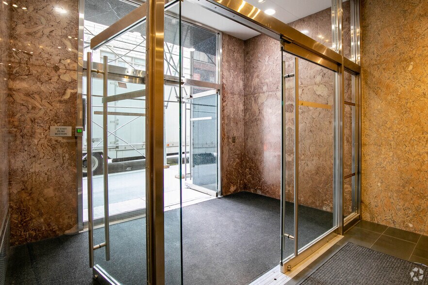 246 W 38th St, New York, NY à louer - Photo intérieure - Image 3 de 8