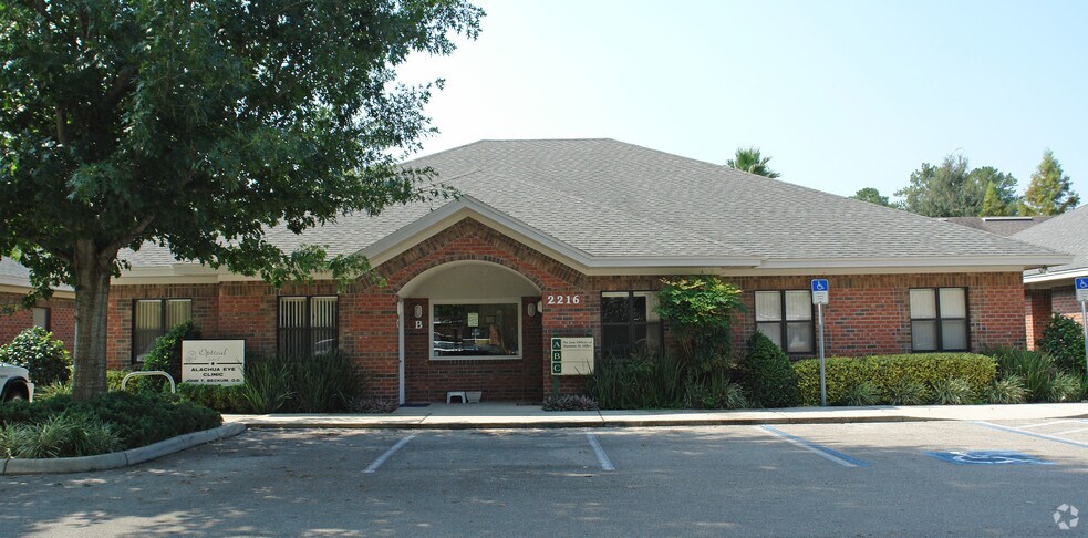 2216 NW 40th Ter, Gainesville, FL for lease - Primary Photo - Image 1 of 17