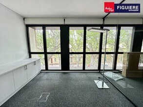 Bureau dans Aix-en-Provence à louer Photo intérieure- Image 2 de 6