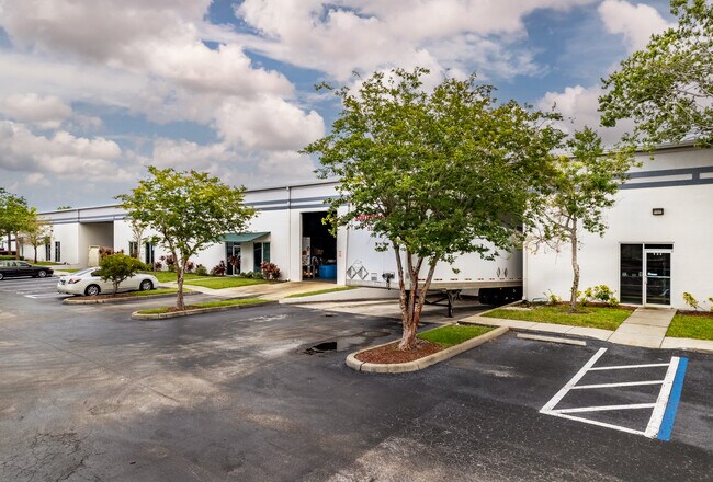Plus de détails pour 7100 123rd Cir N, Largo, FL - Industriel à louer