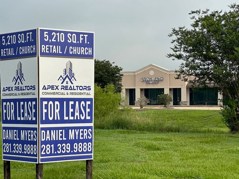 12033 Hwy 6 Hwy, Missouri City, TX for lease - Building Photo - Image 2 of 5