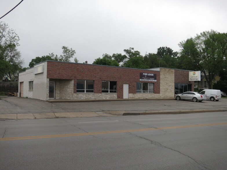 1221-1225 S Saddle Creek Rd, Omaha, NE à louer - Photo du bâtiment - Image 1 de 10