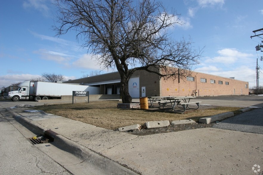 1801 Estes Ave, Elk Grove Village, IL for lease - Building Photo - Image 2 of 11