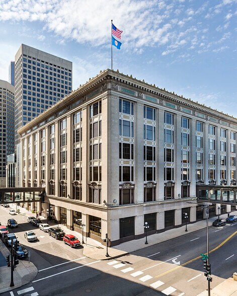 85 7th Pl E, Saint Paul, MN à louer - Photo du bâtiment - Image 1 de 11