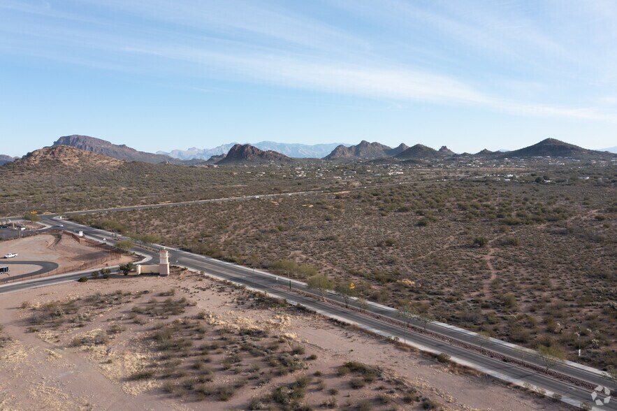 SEC Valencia & Ignacio M Baumea, Tucson, AZ à louer - Photo du bâtiment - Image 1 de 3