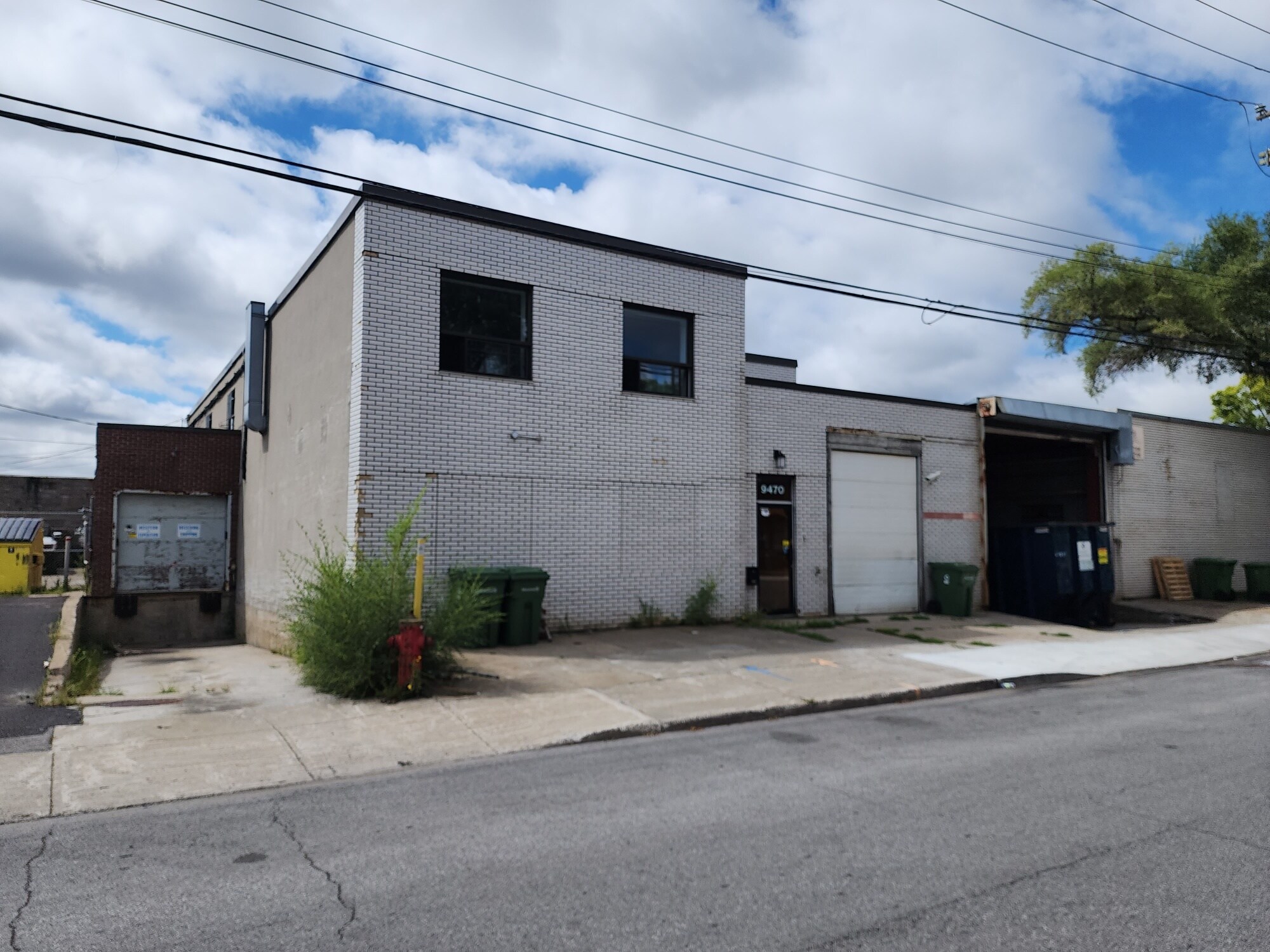 9470 Rue Charles-De La Tour, Montréal, QC for sale Primary Photo- Image 1 of 1