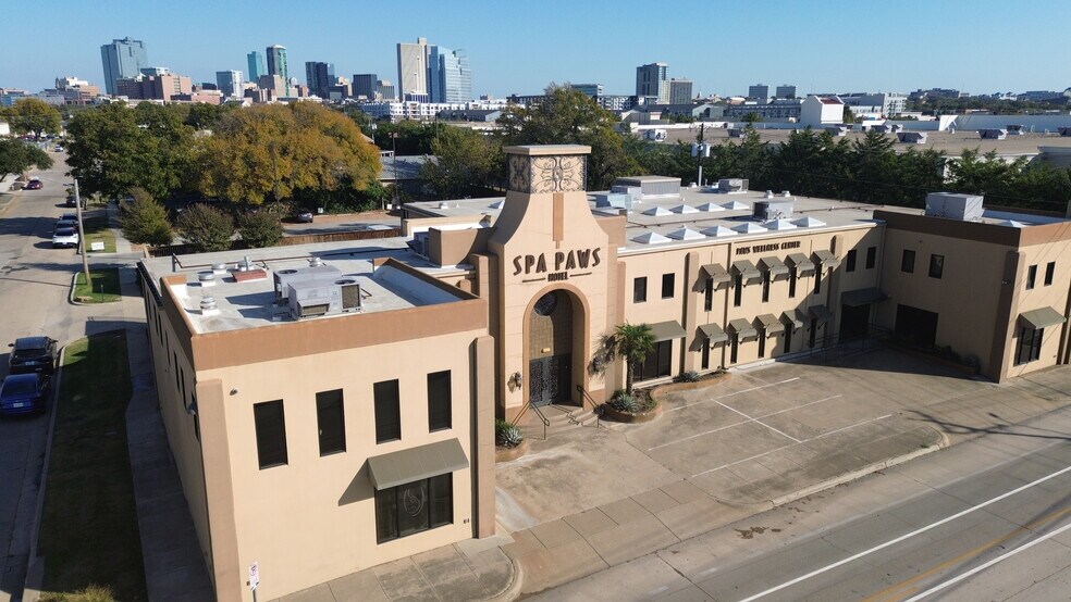251 Carroll St, Fort Worth, TX à vendre - Photo du bâtiment - Image 2 de 16
