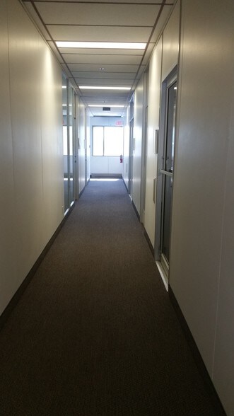50 Brentwood Blvd, Strathcona County, AB à louer - Photo intérieure - Image 2 de 6