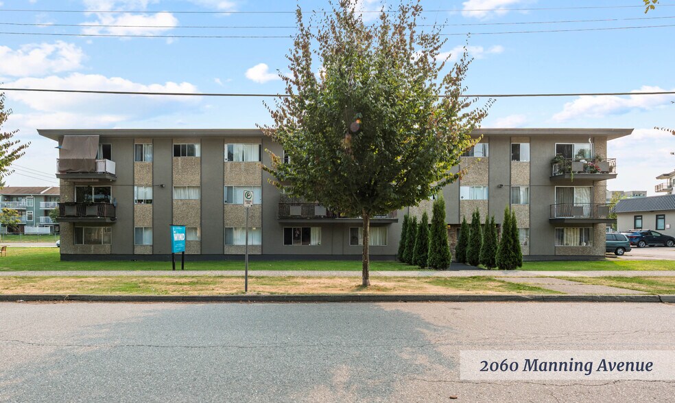 2048-2060 Manning Avenue portefeuille de 2 propriétés à vendre sur LoopNet.ca - Photo du bâtiment - Image 2 de 9
