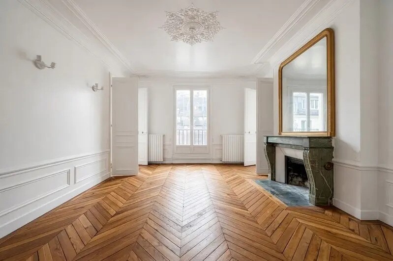 Office in Paris for lease Interior Photo- Image 1 of 4