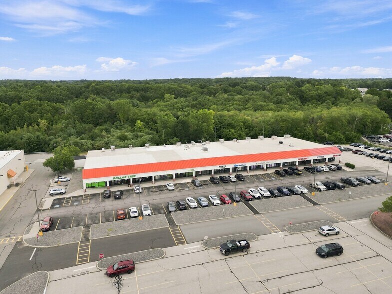62 Providence Pike, Putnam, CT à louer - Photo du bâtiment - Image 3 de 9