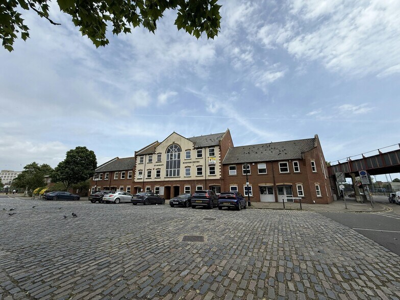 St Georges Sq, Portsmouth à louer - Photo du bâtiment - Image 3 de 30