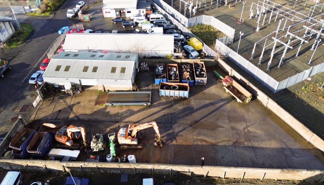 8 Broadleys Rd, Stirling for lease Primary Photo- Image 1 of 2