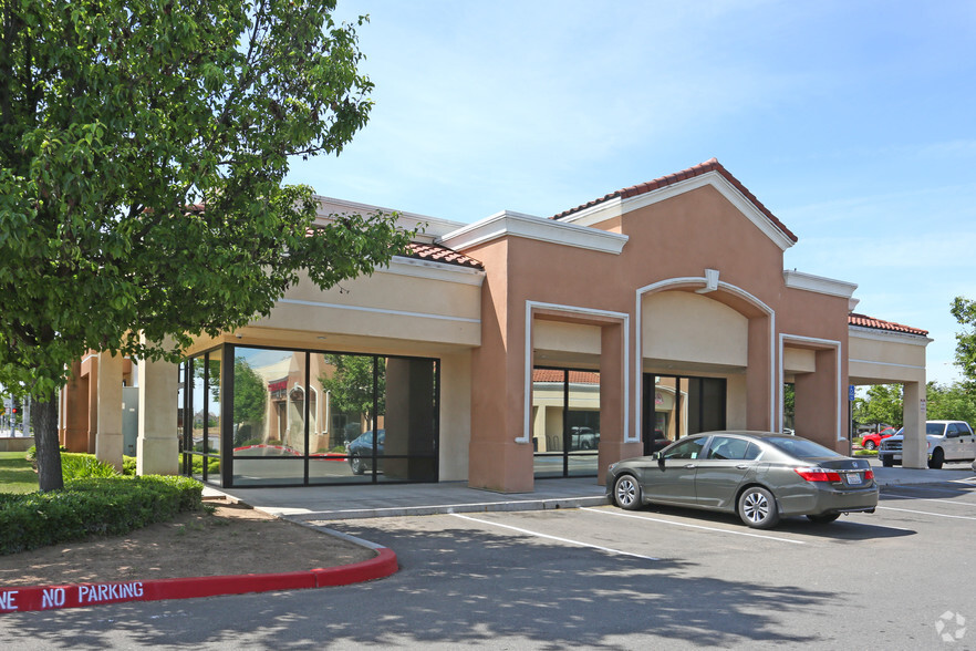 4454-4474 W Ashlan Ave, Fresno, CA for lease - Primary Photo - Image 1 of 3