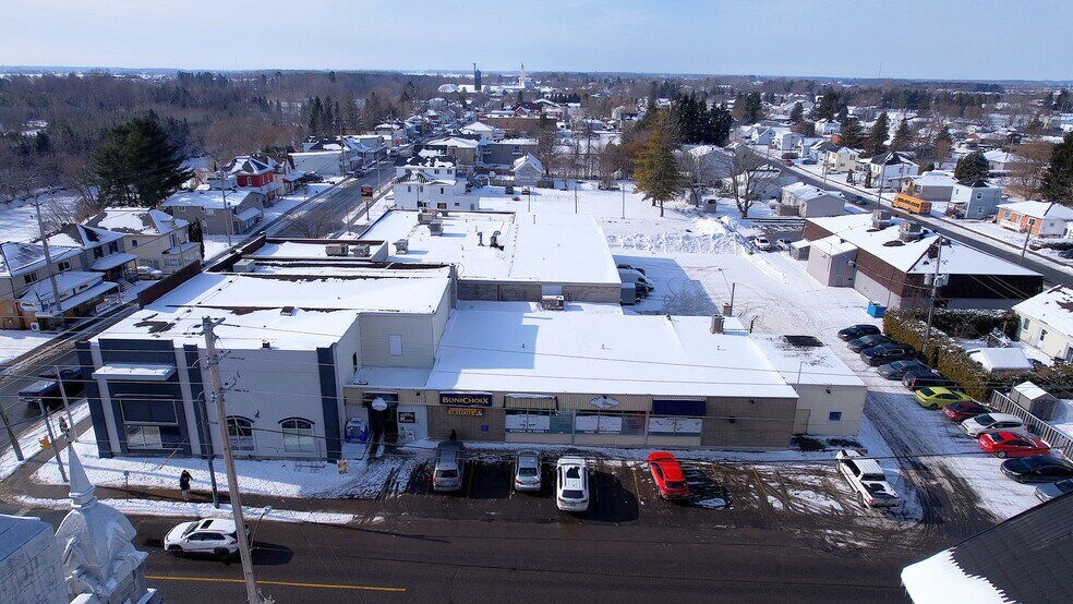 1027 Notre Dame St, Embrun, ON à louer - Aérien - Image 2 de 5
