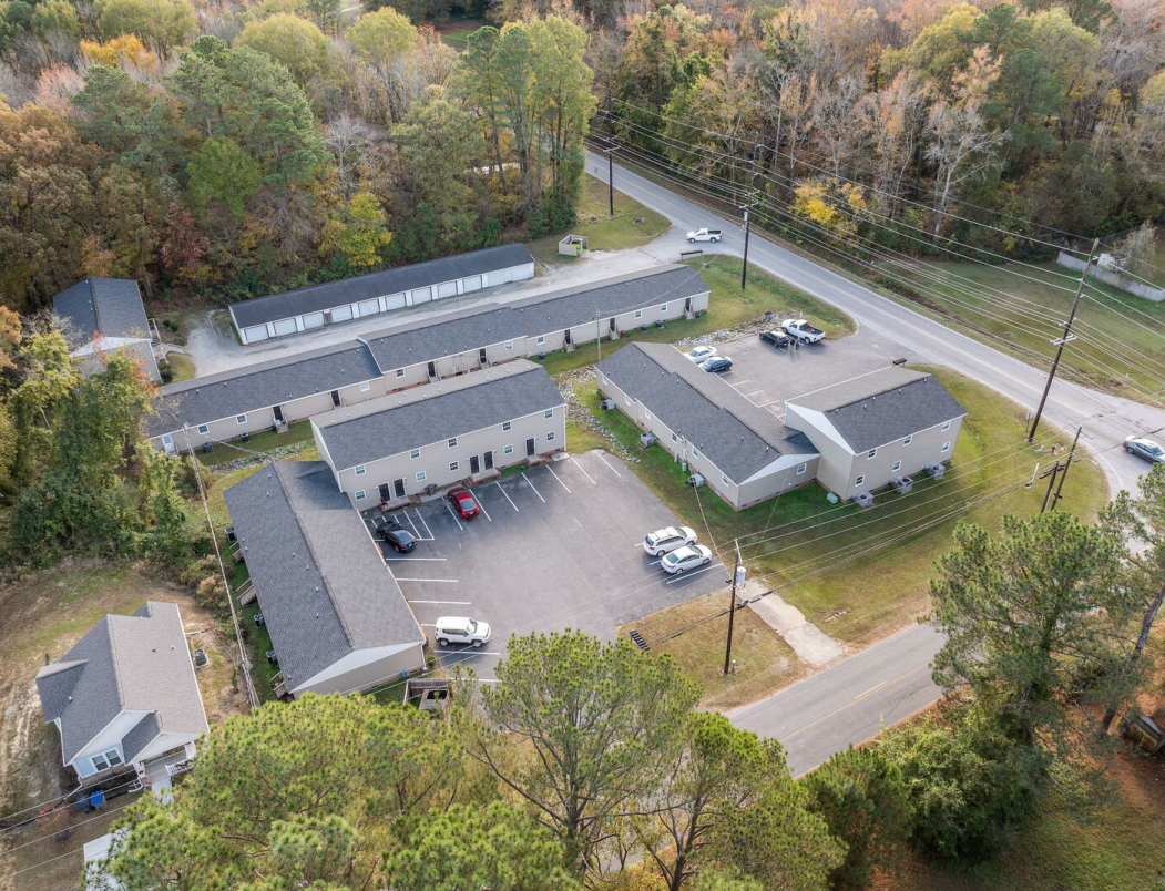 Multi-Family Rental Unit Portfolio portfolio of 5 properties for sale on LoopNet.ca Building Photo- Image 1 of 11